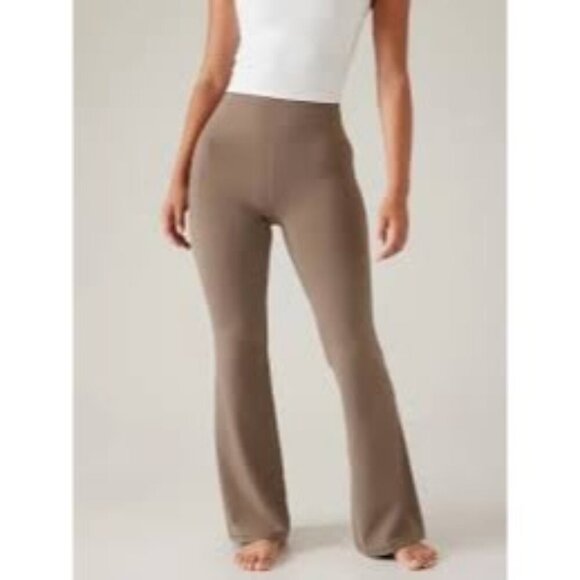Athleta Salutation Stash Flare Pant Leggings Pockets XS High Rise Gym Yoga - Picture 1 of 6